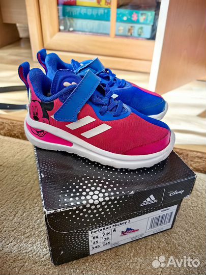 Кроссовки adidas для девочки 25 разм серии Disney