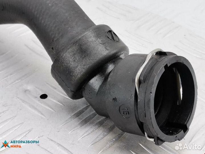 Патрубок радиатора Volkswagen Passat B5 рест. 2002