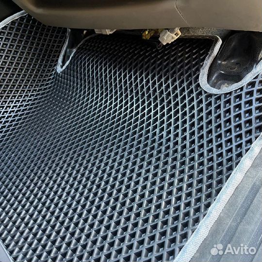 Автомобильные коврики на Toyota Tundra с бортами