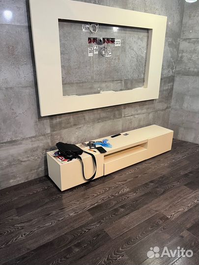 Витрина-колонна