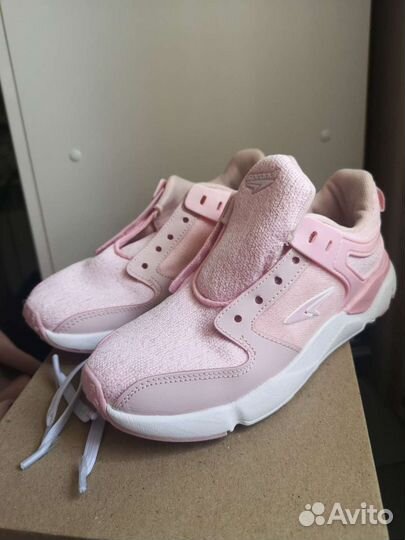 Кроссовки для девочки