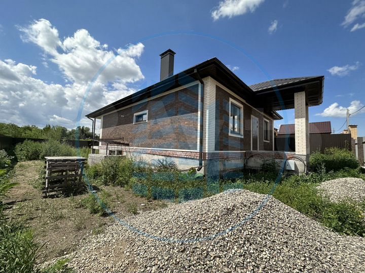 Дом 164,5 м² на участке 5,6 сот.