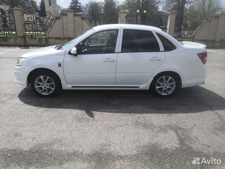 LADA Granta 1.6 МТ, 2013, 180 000 км