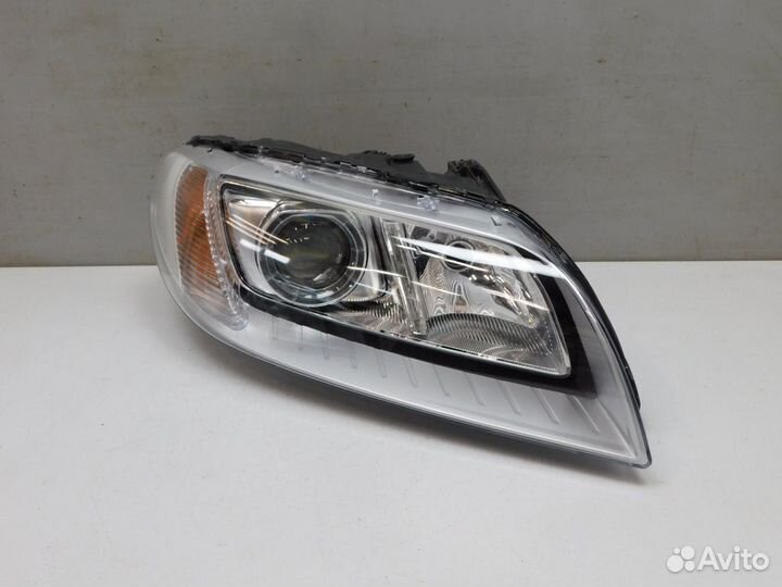 Фара правая Volvo XC70