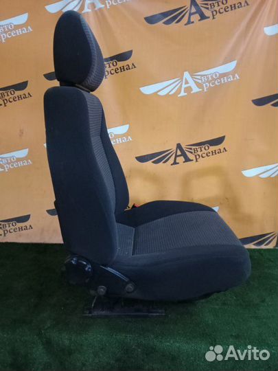 Сиденье переднее правое LADA Priora 2008