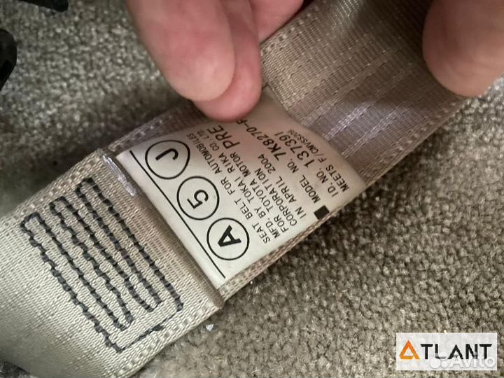 Обшивка багажника задняя правая toyota harrier