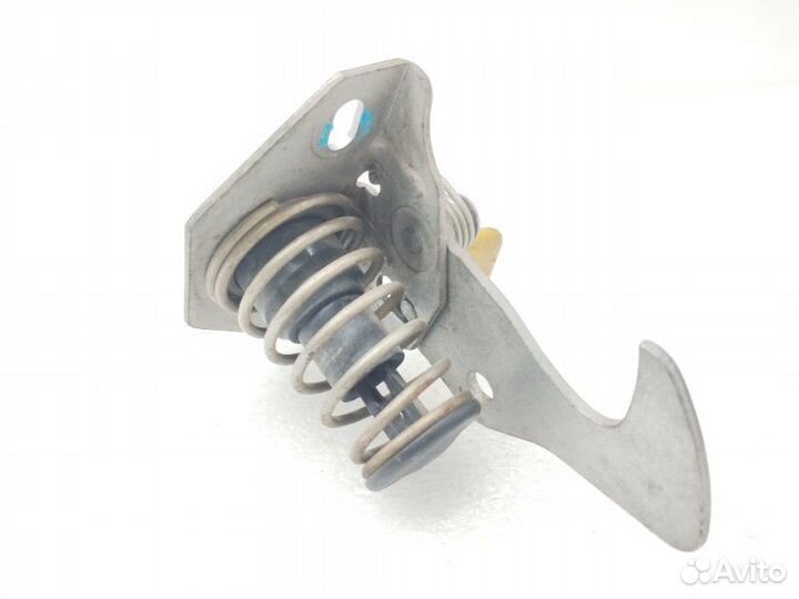 Крюк замка капота Bmw 3-Series E90