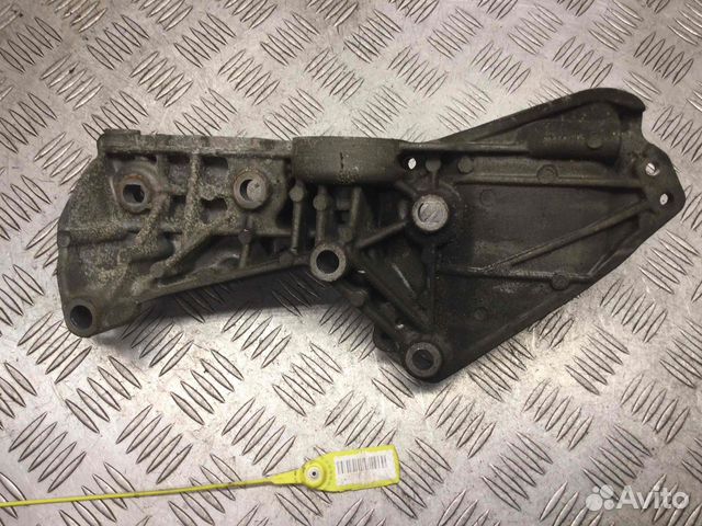 Кронштейн генератора Renault Scenic K4m858