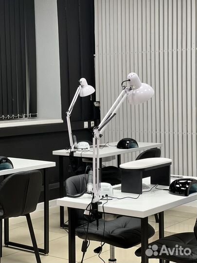 Маникюрный стол и вытяжка Verakso новые