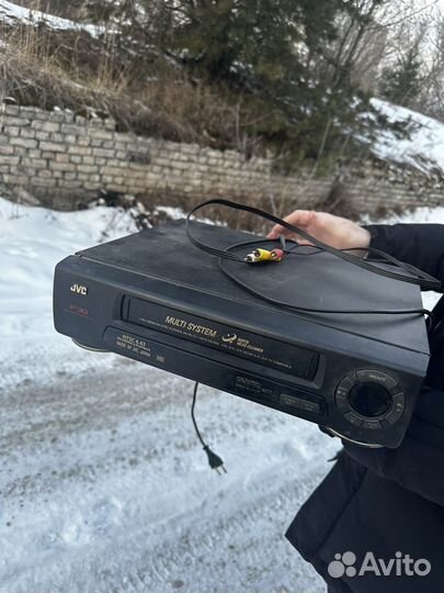 Видеомагнитофон jvc