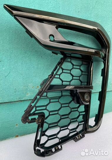Решетка переднего бампера левая BMW X7 G07