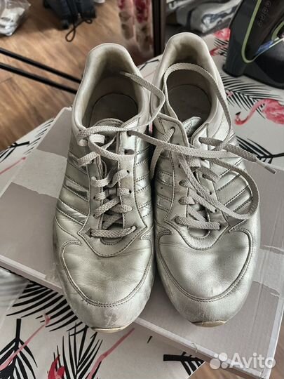 Кроссовки adidas серебряные