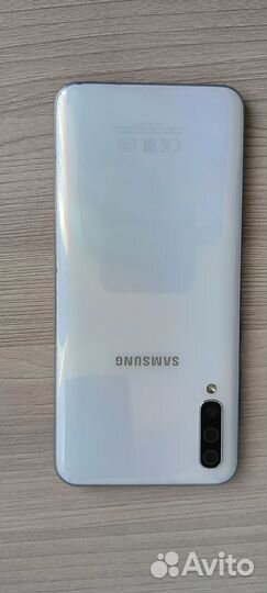 Samsung Galaxy A50, 4/128 ГБ