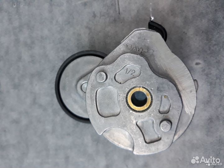 Натяжитель ремня мерседес