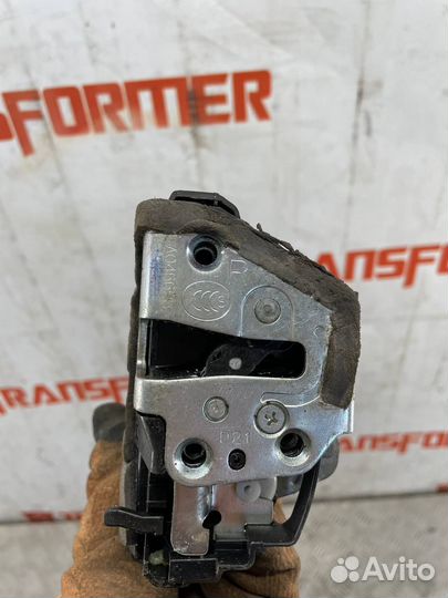 Замок двери задний правый Тойота Камри XV40