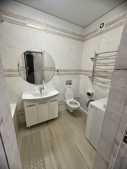 2-к. квартира, 62 м², 1/9 эт.