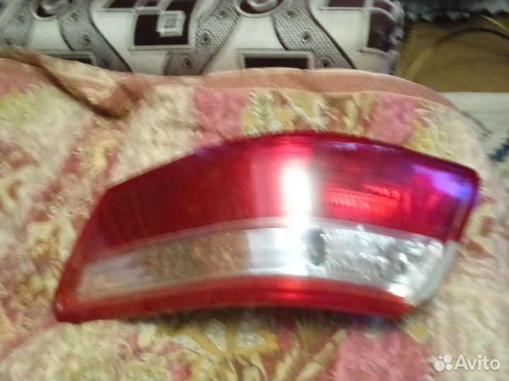 Продажа заднего фонаря на тоету