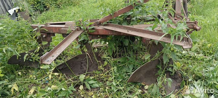 Плуг и культиватор