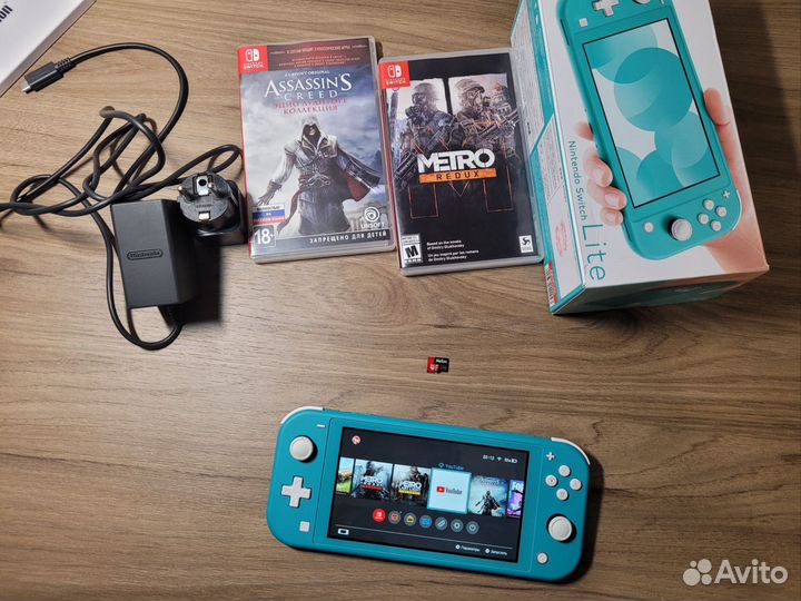 Nintendo switch lite + sd cart 256GB