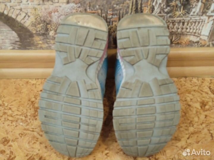 Кроссовки для девочки