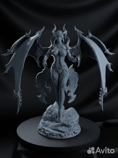 Фигурка Королевы