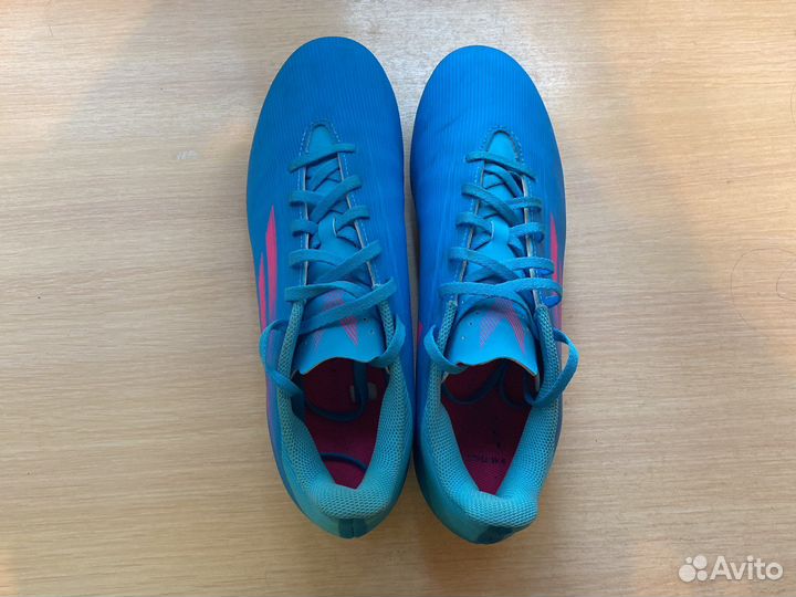 Футбольные бутсы