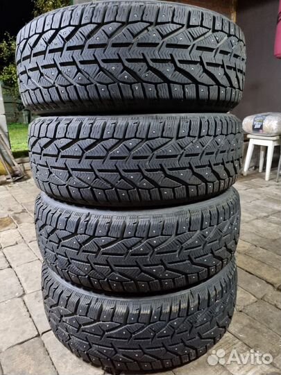 Tigar SUV Ice 215/60 R17 100T