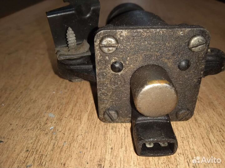 Электромагнитный клапан печки BMW 1373191