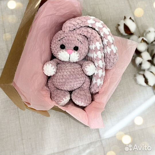 Плюшевый вязаный зайка зайчик символ 2023 года