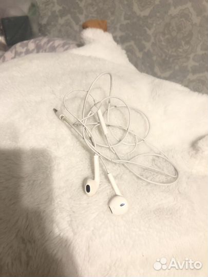 Проводные наушники