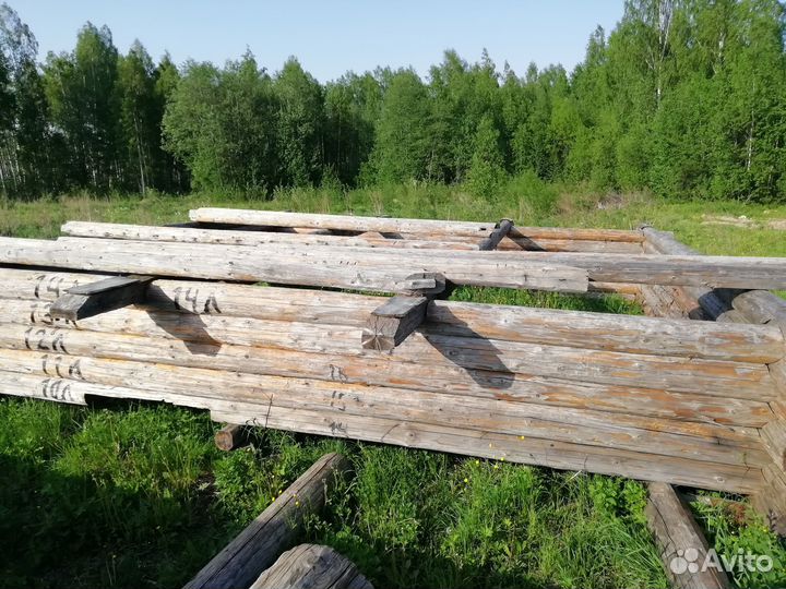 Бревенчатый сруб для двора