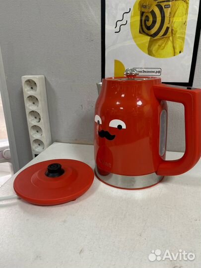 Чайник KitFort KT-6146-3 (красный)