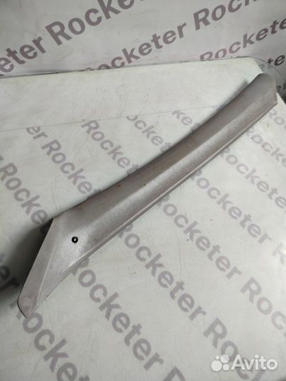 Накладка стойки левая Mitsubishi Mirage 4G