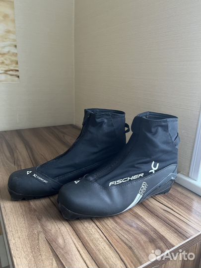Продам лыжные ботинки