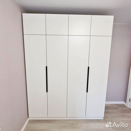 Встроенный распашной шкаф