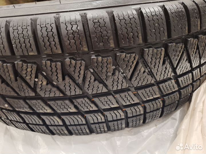 Kumho WinterCraft WS71 245/70 R16 107H