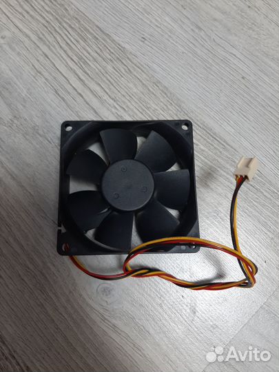 Вентилятор для корпуса Titan TFD-8025H12B