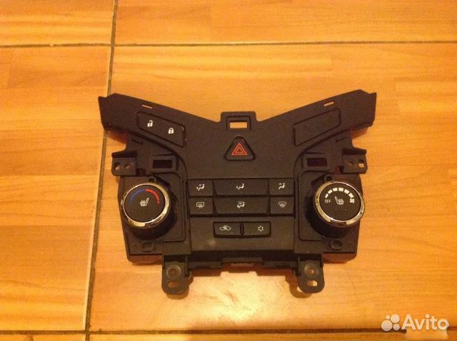 Блок управления отопителем Chevrolet Cruze