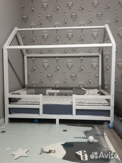 Детская кровать домик с матрасом