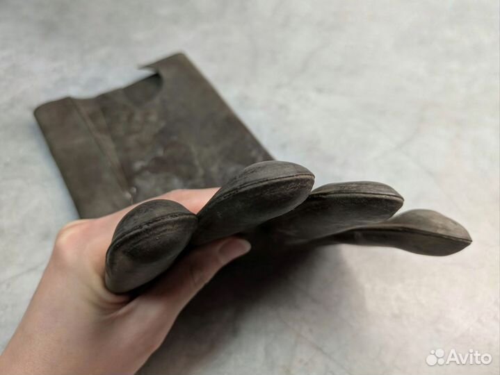 Перчатка электромонтёра правая