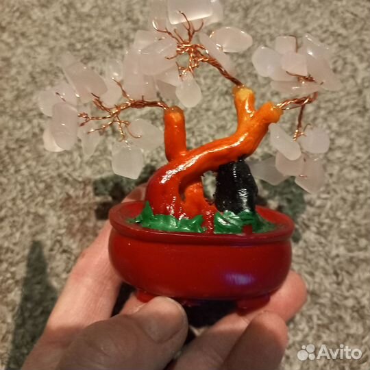 Дерево с натуральным камнем