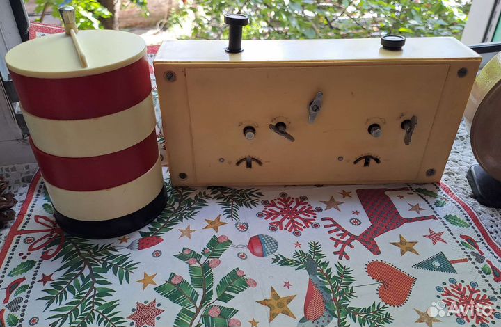 Часы будильник янтарь