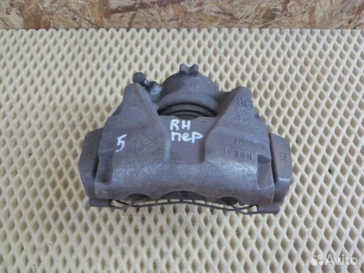 Суппорт передний правый Renault Megane III 2009-2016 (410018218R)