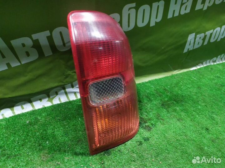 Фонарь задний правый Toyota Rav4 ZCA26 1ZZ-FE 2001