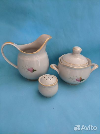 Молочник, сахарница и солонка от сервиза