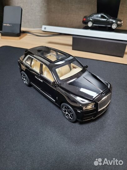 Модель 1:24 Rolls-Royce Cullinan
