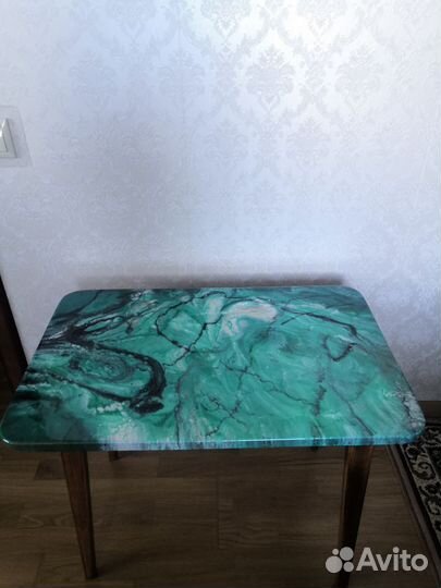 Журнальный столик ручной работы