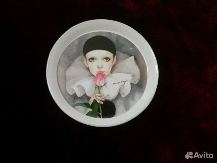 Коллекционная тарелочка