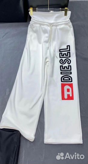 Спортивный белый костюм Diesel