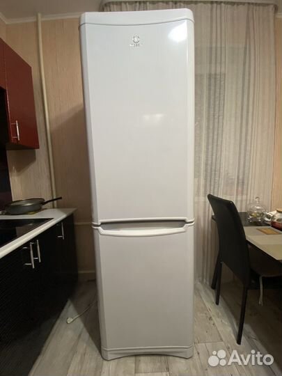 Холодильник бу indesit